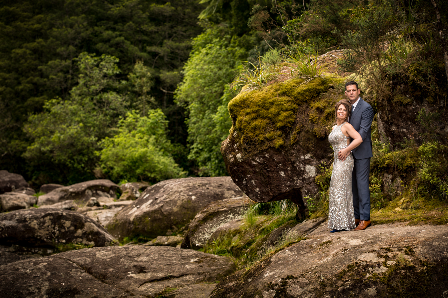 bride and groom at McLaren Falls Tauranga